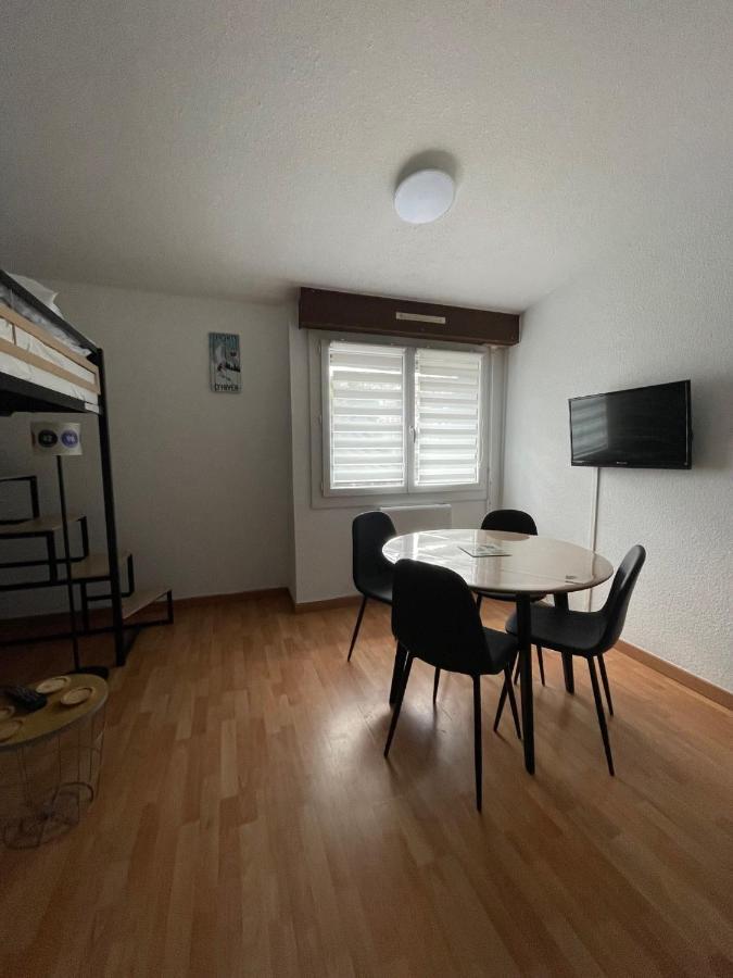 Studio Isard, Wifi Et Parking Gratuit, Navette Gratuite Au Pied De La Residence, Possibilite Forfait Menage Et Location Linge De Lit Et Toilette, A 10 Minutes A Pied Du Centre Ville Font-Romeu-Odeillo-Via Exterior photo